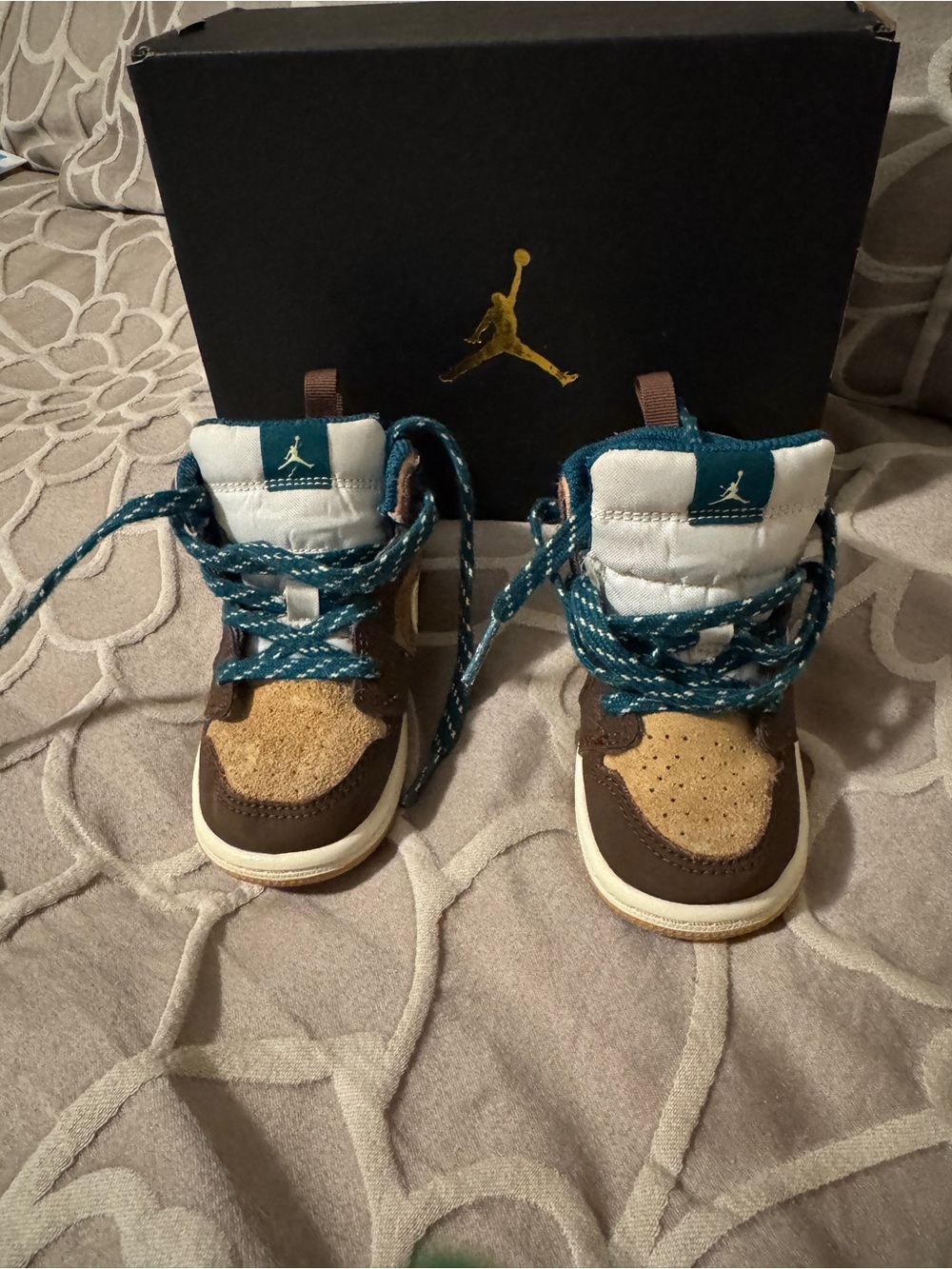 Jordan 1 Mid SE (Toddler) - Cacao Wow/Luminous Green - Size 7C